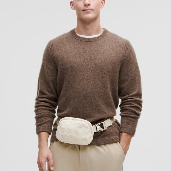 NWT Lululemon Everywhere Plush Fleece White Belt Bag 1L - Picture 6 of 7